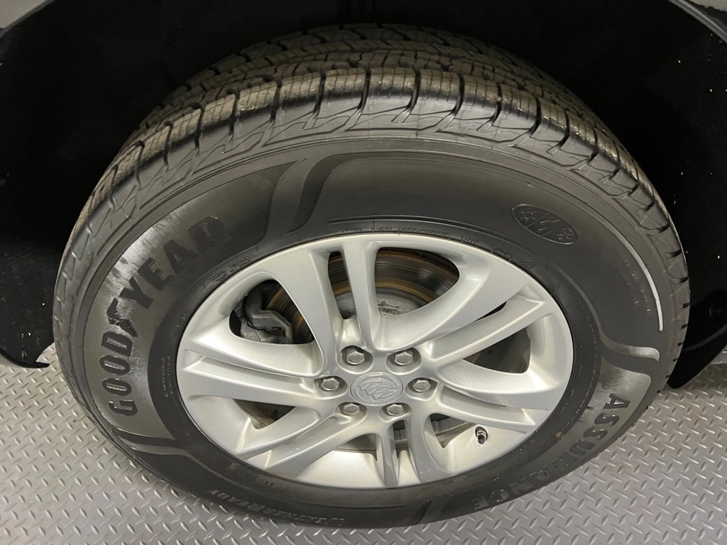 Used 2018 Buick Enclave Essence image 22