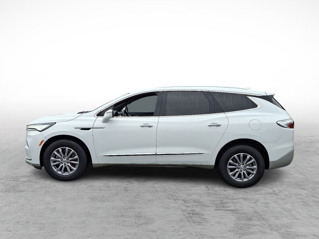 Used 2024 Buick Enclave Premium image 2