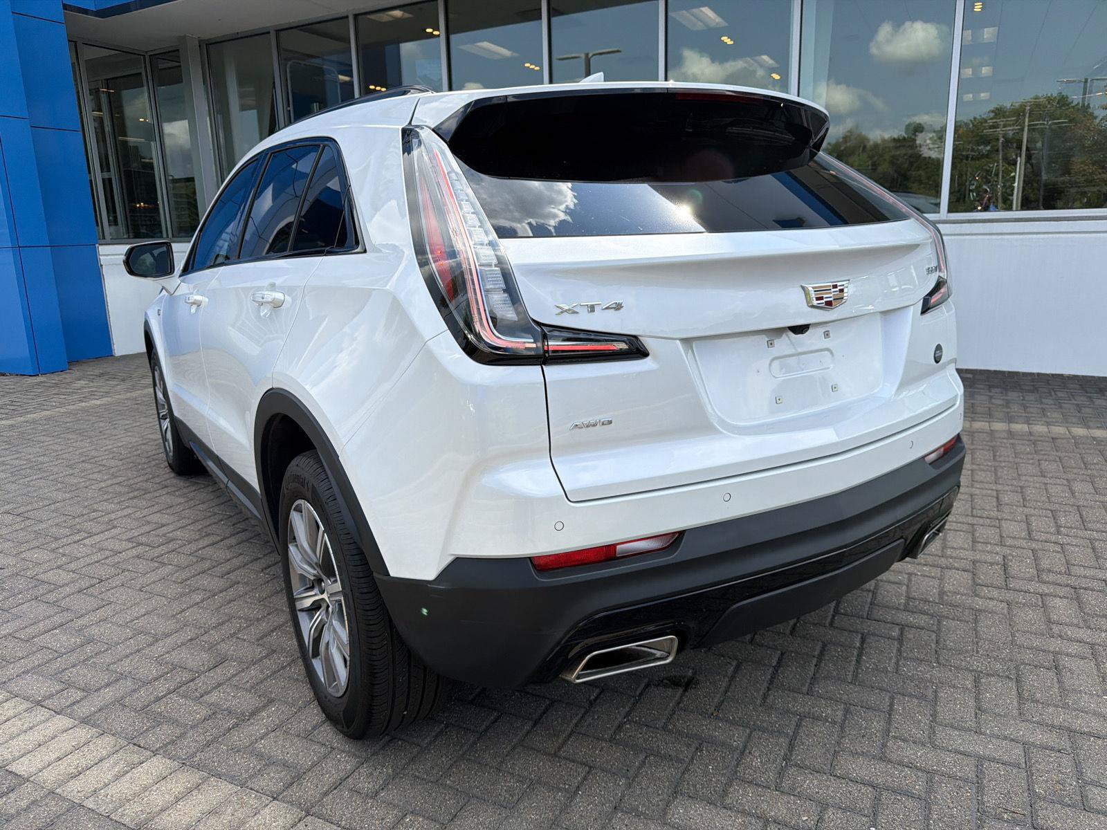 Used 2023 Cadillac XT4 Sport AWD/4WD image 3