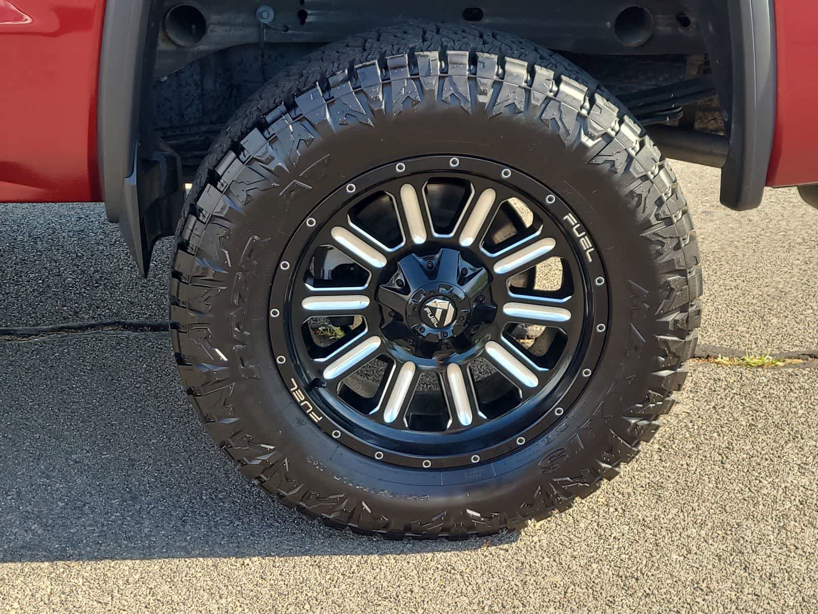 Used 2018 GMC Sierra 1500 SLT w/ All Terrain Package AWD/4WD image 16