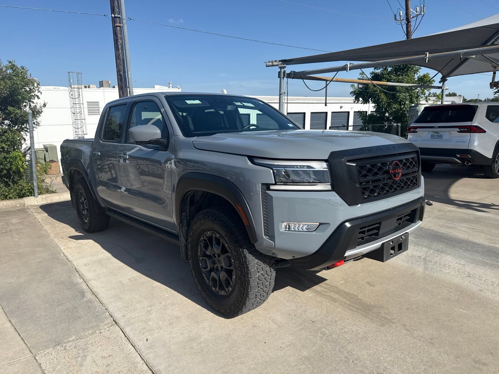 Used 2023 Nissan Frontier PRO-4X w/ Pro-4X Premium Package AWD/4WD image 3