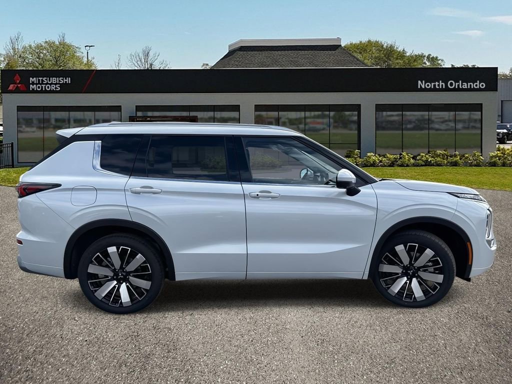 New 2026 Mitsubishi Outlander SEL image 7