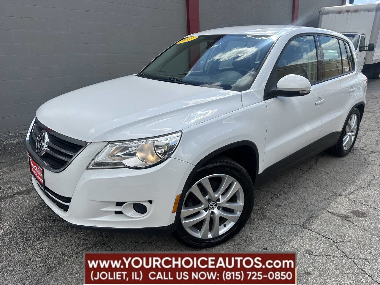 Used 2011 Volkswagen Tiguan SE