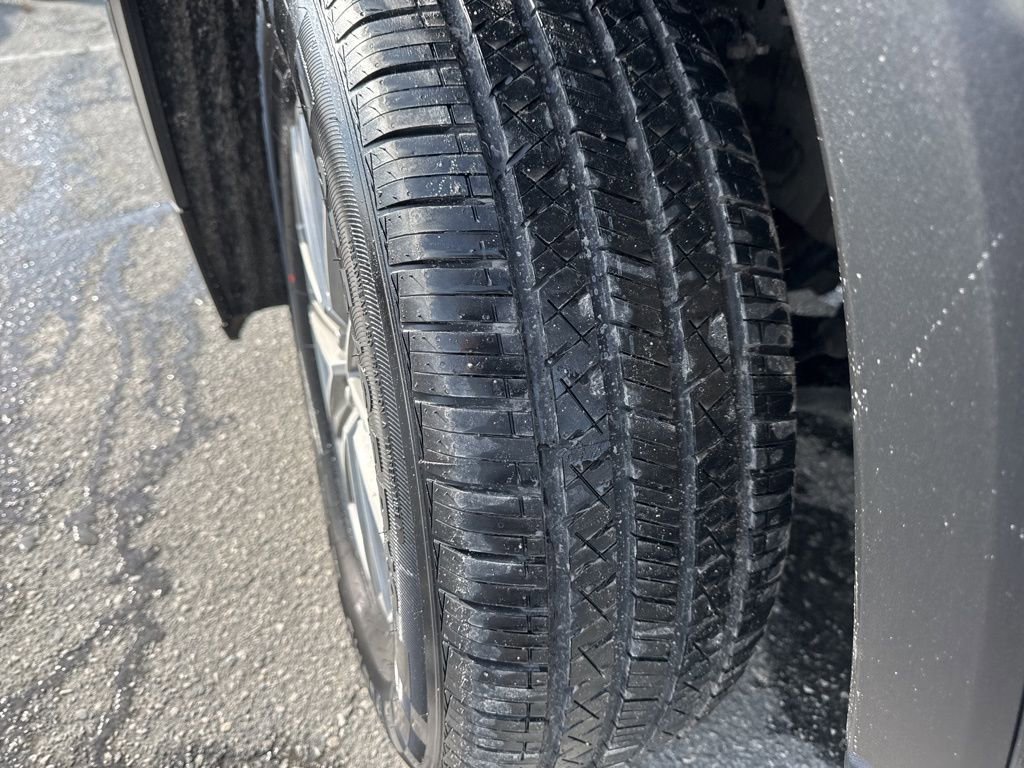 Used 2022 Chevrolet Traverse LT image 33