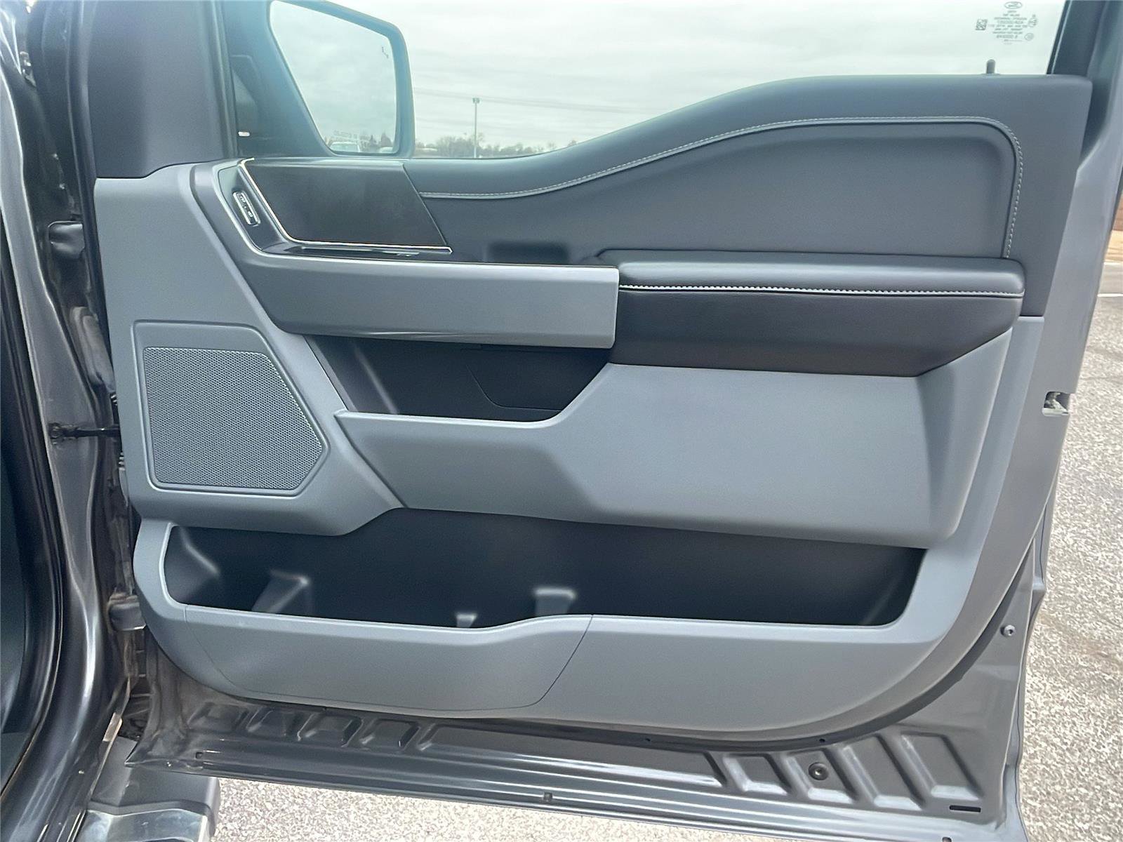 Used 2024 Ford F150 XLT w/ Mobile Office Package image 13