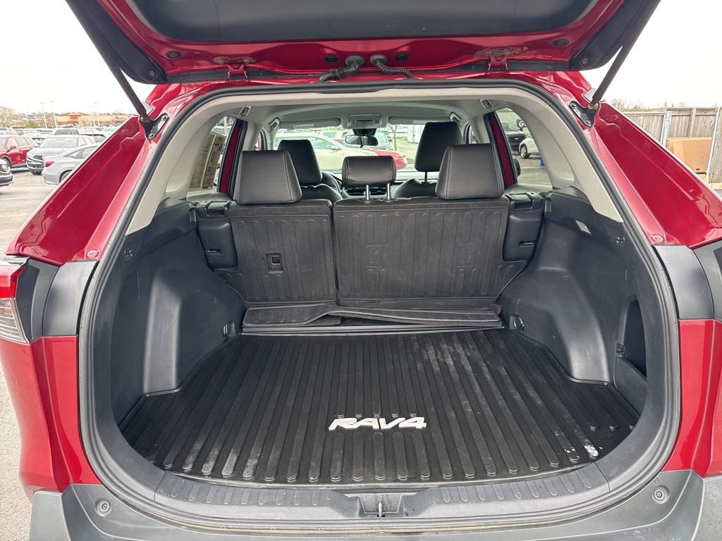 Used 2020 Toyota RAV4 LE w/ All Weather Liner Package AWD/4WD image 36