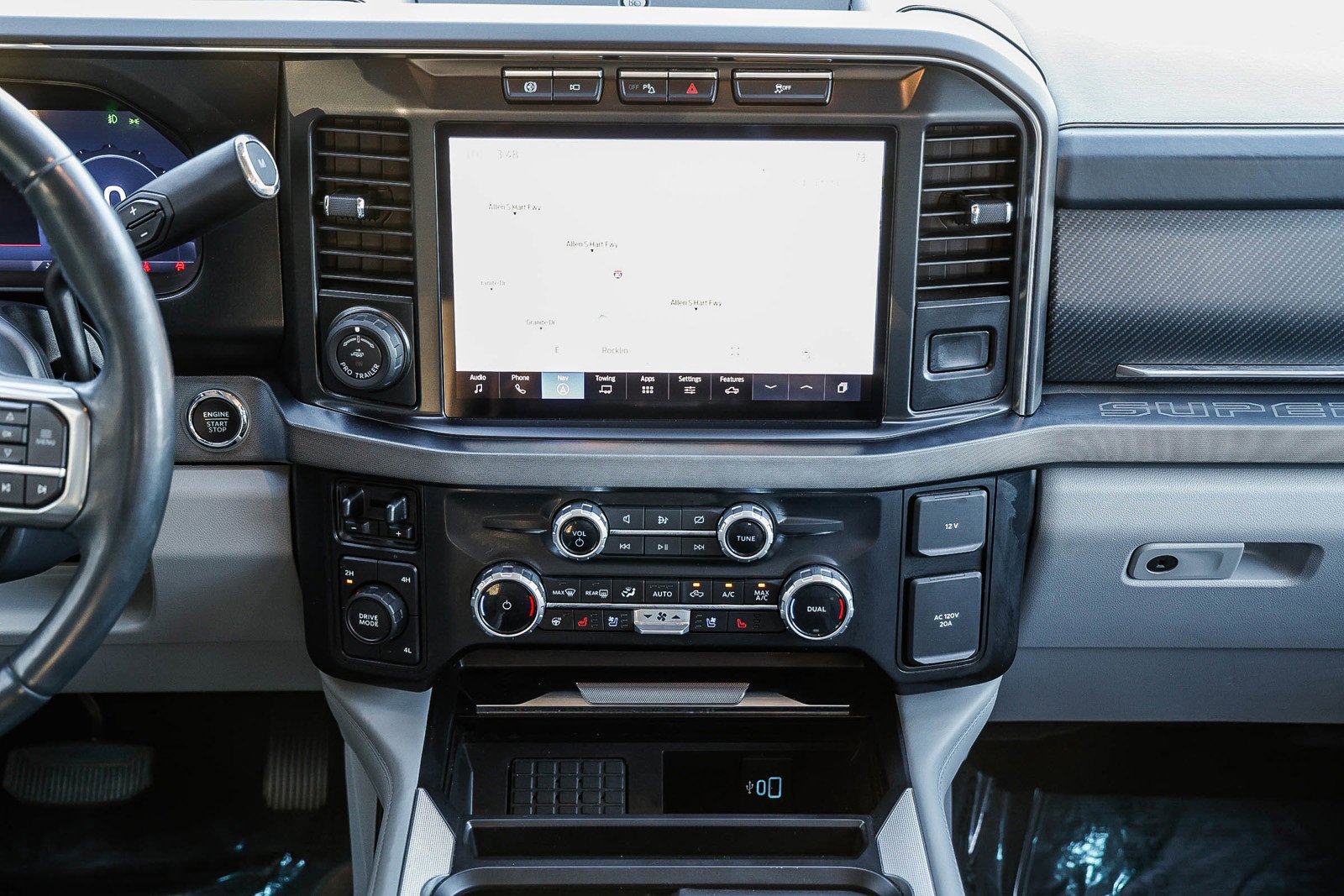 Used 2024 Ford F350 Limited image 11