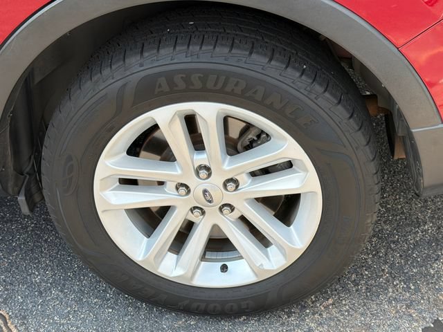 Used 2016 Ford Explorer XLT w/ Equipment Group 202A FWD image 21