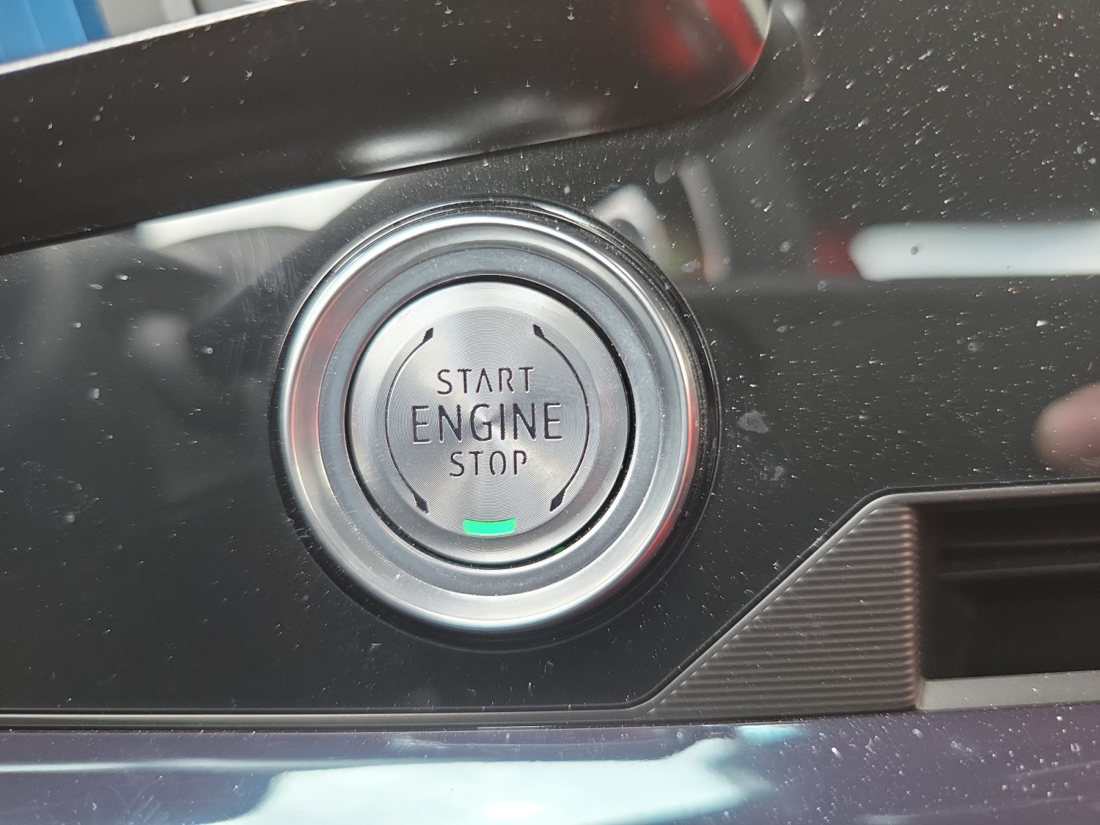 Used 2024 Chevrolet Corvette Stingray Preferred Cpe w/ Z51 Performance Package RWD image 17