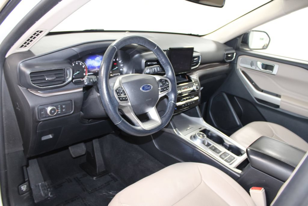 Used 2021 Ford Explorer Limited w/ Equipment Group 301A RWD image 23