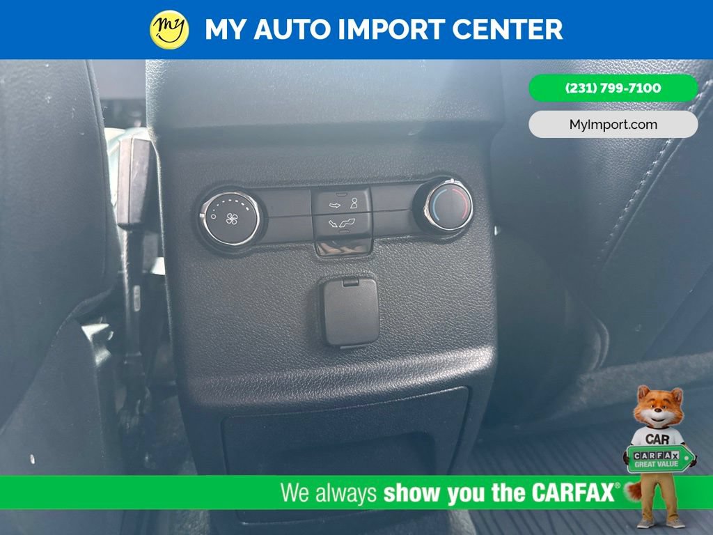 Used 2017 Ford Explorer XLT w/ Equipment Group 202A AWD/4WD image 25