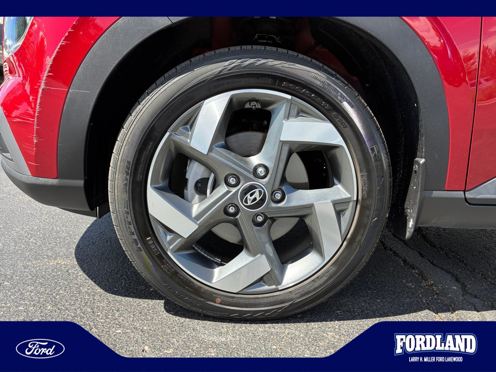 Used 2023 Hyundai Venue Limited FWD image 25