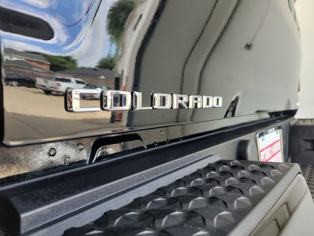 Used 2023 Chevrolet Colorado LT w/ LT Convenience Package II RWD image 9