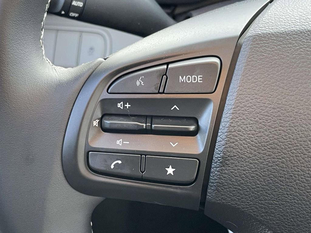 Certified 2024 Hyundai Venue SEL image 10