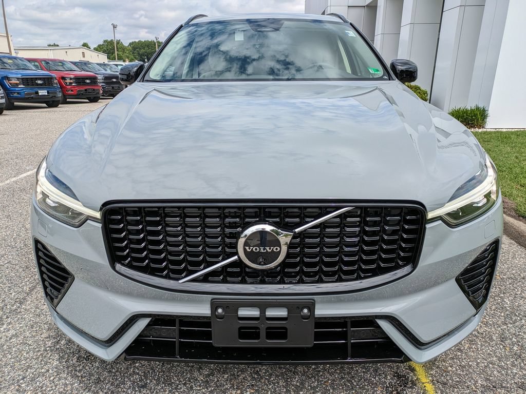 New 2025 Volvo XC60 T8 Plus w/ Protection Package Premier AWD/4WD image 9