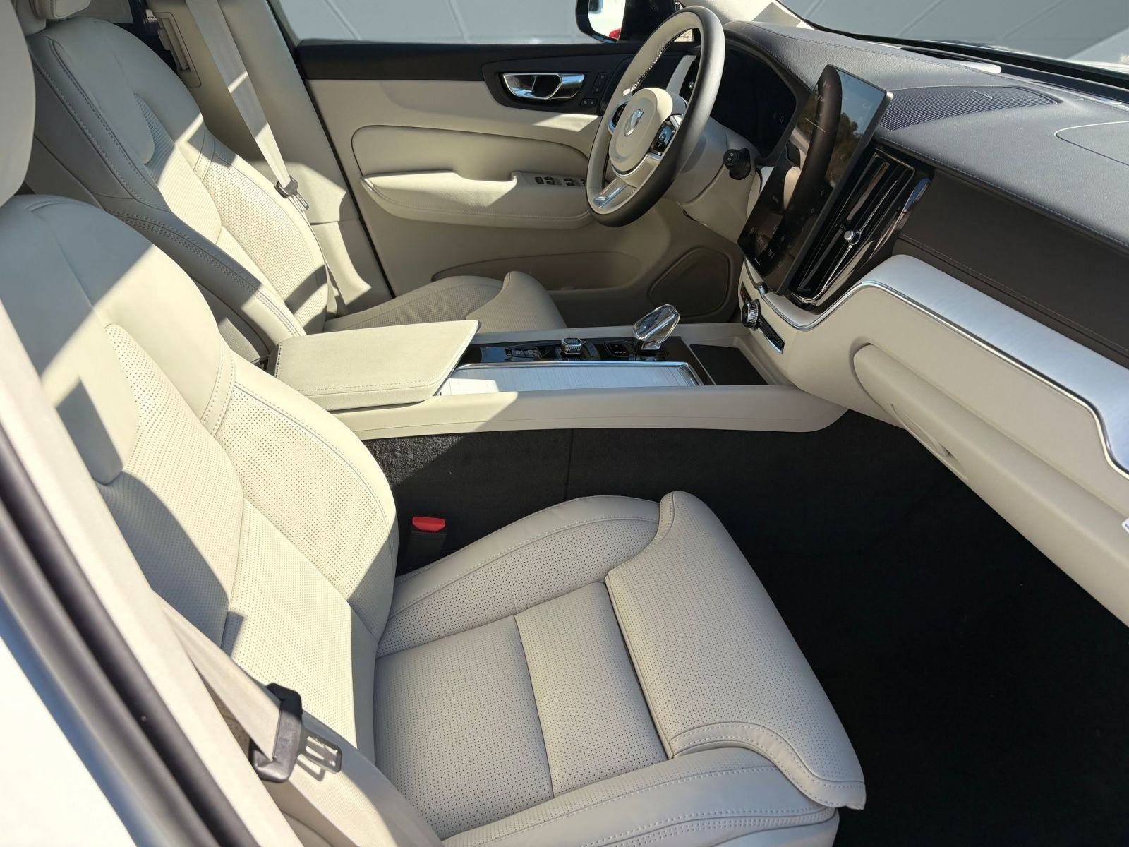 New 2026 Volvo XC60 B5 Ultra w/ Climate Package image 26