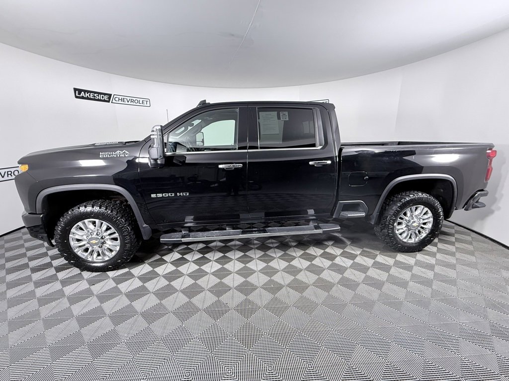 Used 2023 Chevrolet Silverado 2500 High Country image 3