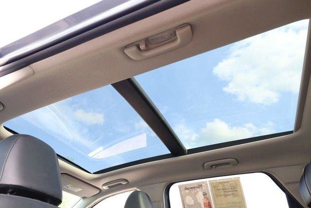 Used 2024 Kia Sorento S w/ Panoramic Sunroof Package AWD/4WD image 12