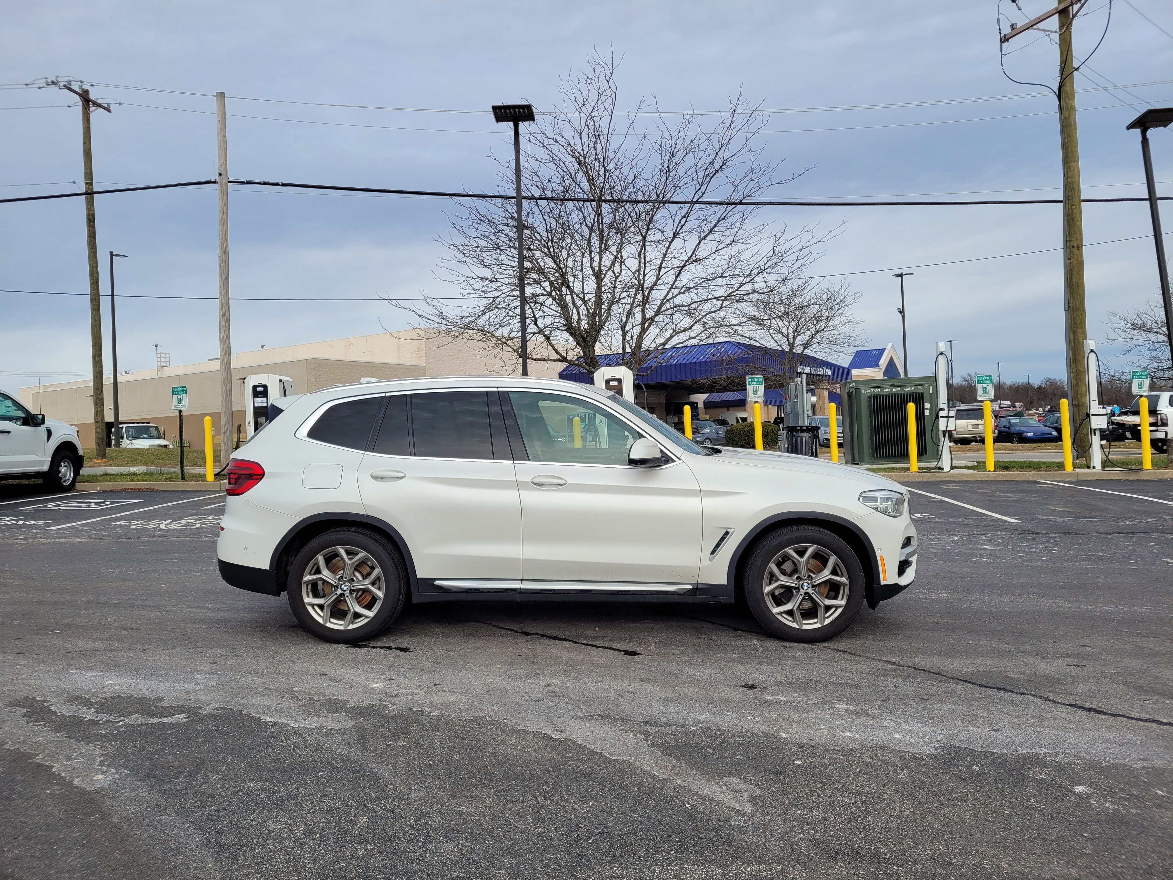Used 2021 BMW X3 xDrive30i w/ Executive Package image 2
