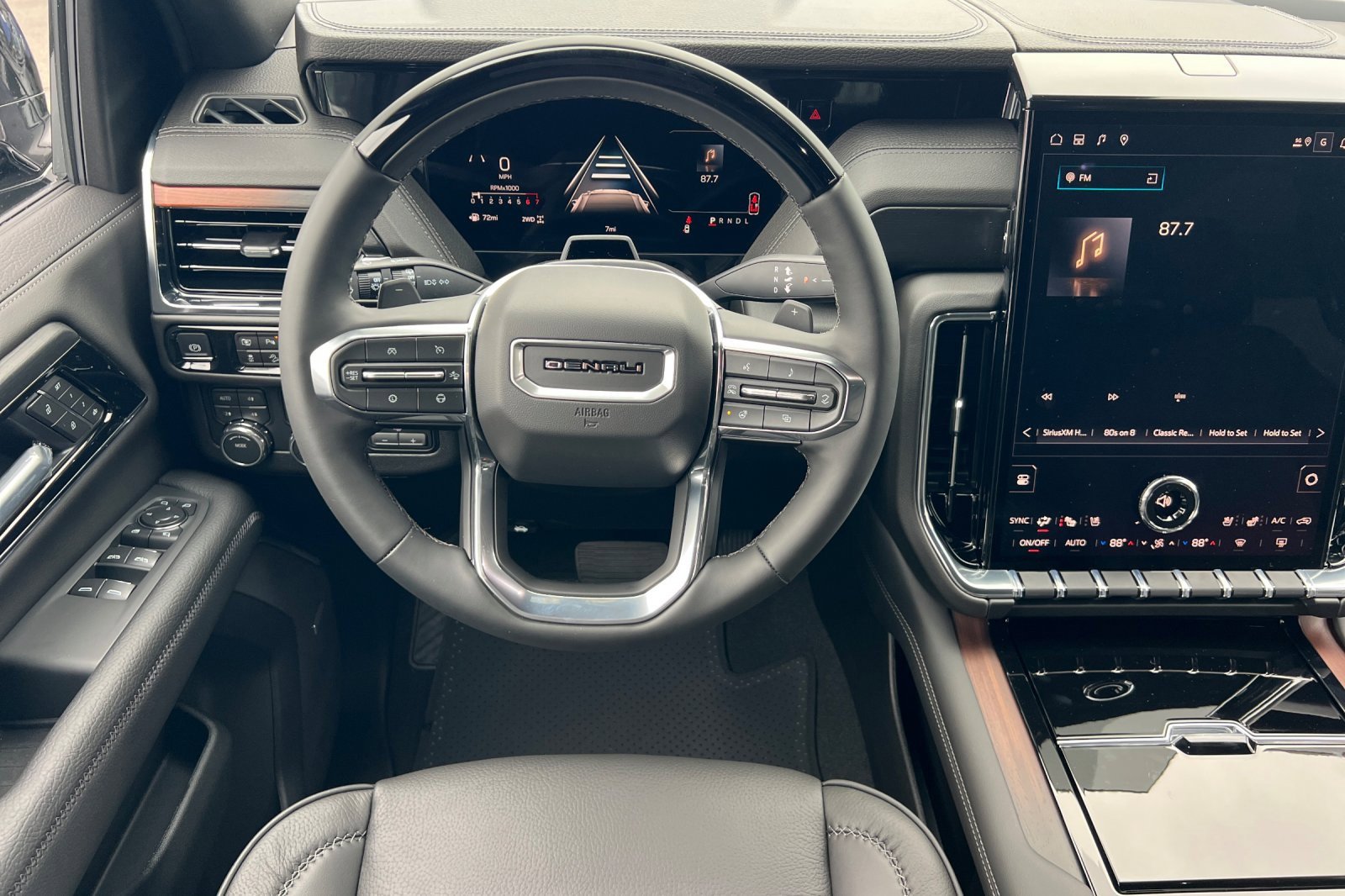 New 2026 GMC Yukon Denali w/ Advanced Technology Package image 13