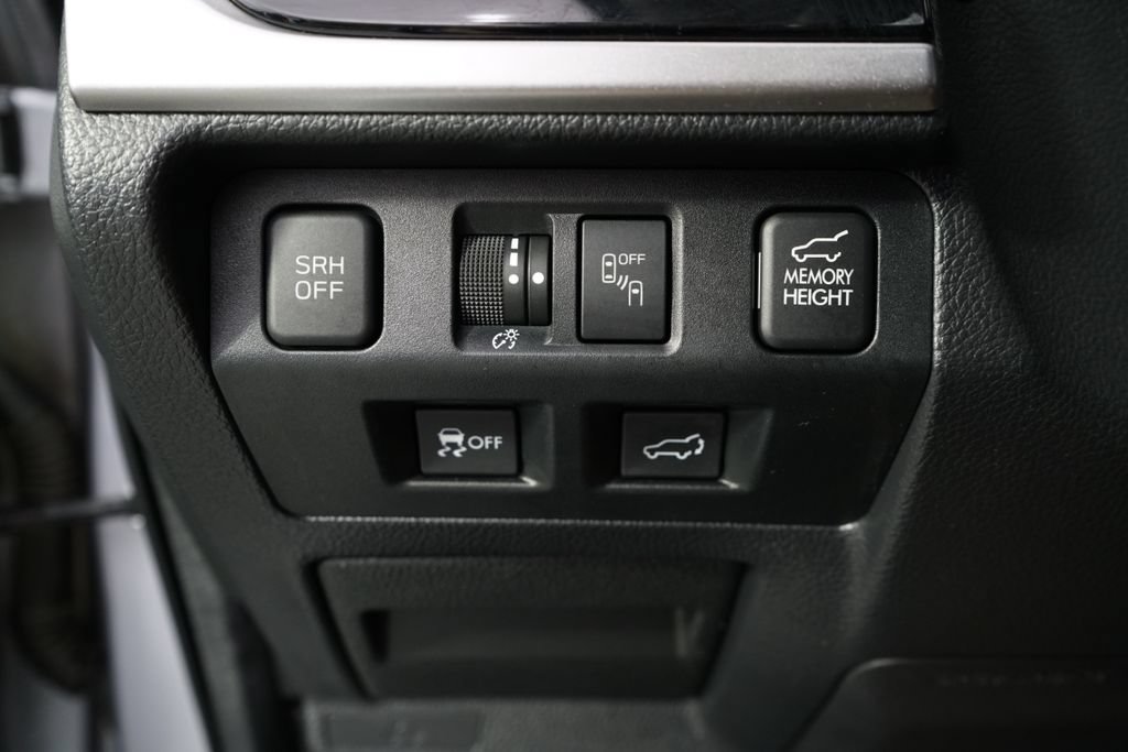 Used 2017 Subaru Forester 2.5i Limited AWD/4WD image 24