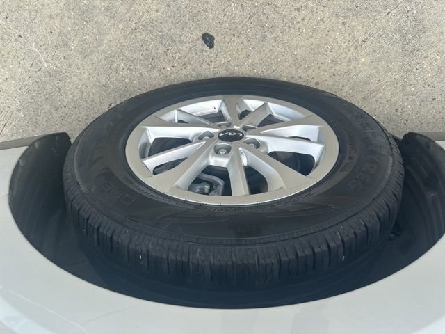 Used 2022 Kia Carnival LX FWD image 40