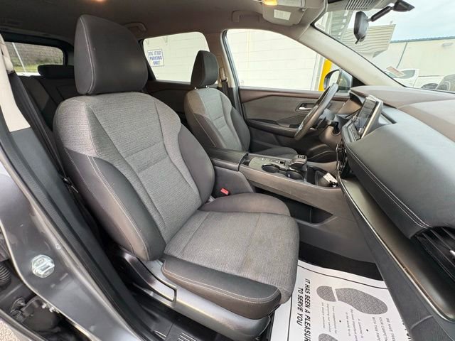 Used 2022 Nissan Rogue SV image 26