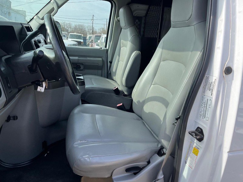 Used 2014 Ford E-250 and Econoline 250 E-250 Commercial image 3