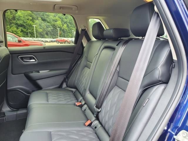 New 2025 Nissan Rogue Platinum w/ Platinum Premium Package image 9