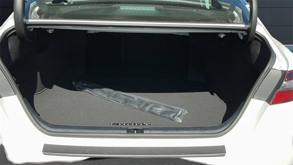 Used 2024 Toyota Camry SE w/ Audio Upgrade Package image 11