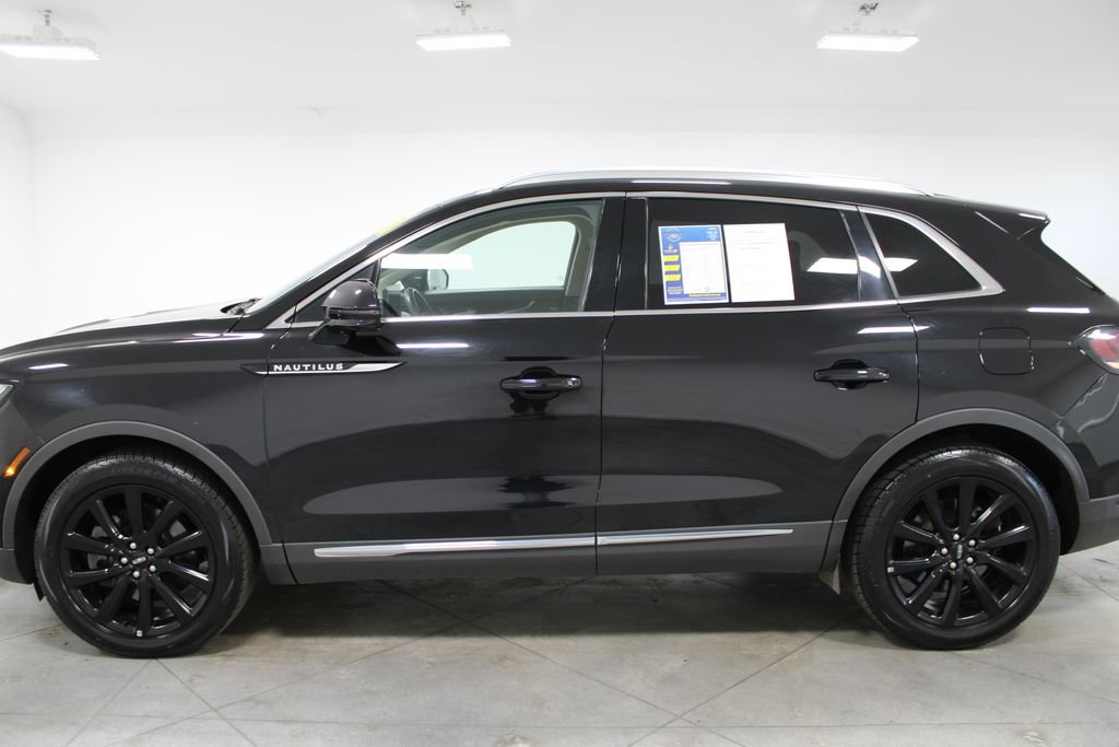 Used 2022 Lincoln Nautilus Reserve w/ Equipment Group 201A image 6