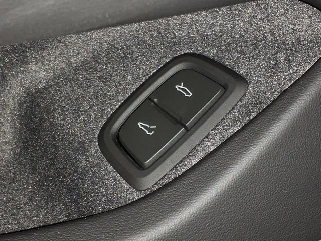 New 2026 Chevrolet Corvette E-Ray image 25