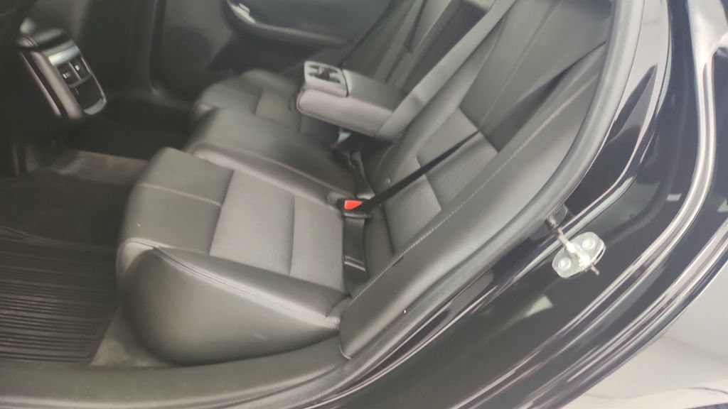 Used 2016 Chevrolet Impala LT w/ Convenience Package FWD image 22