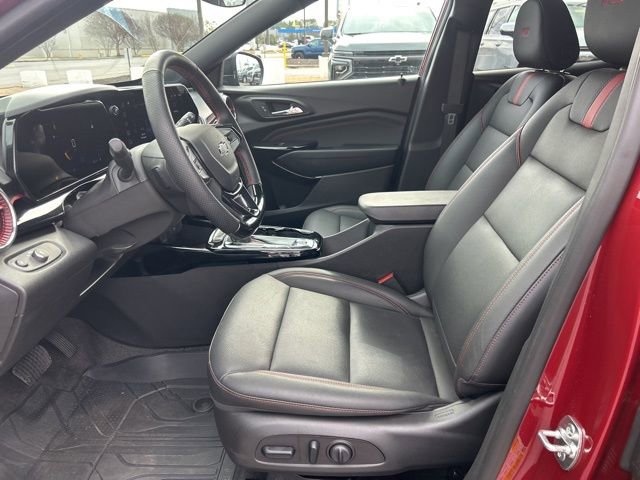 Certified 2025 Chevrolet Trax RS image 15