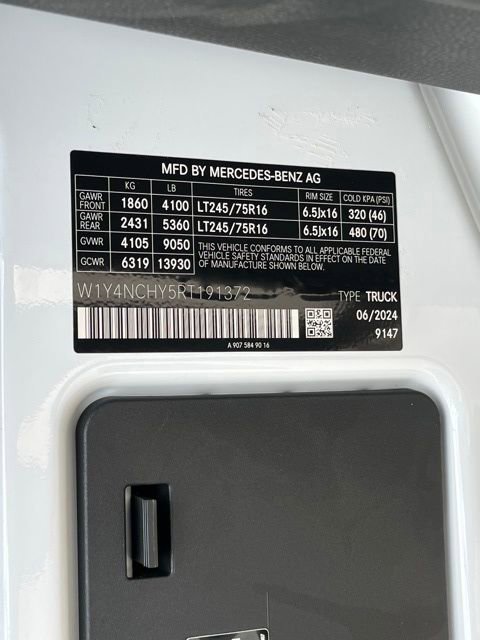 Used 2024 Mercedes-Benz Sprinter 2500 image 29