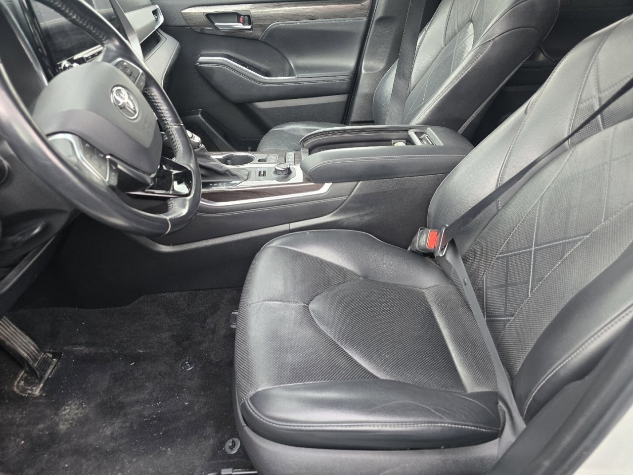 Used 2021 Toyota Highlander Platinum image 16