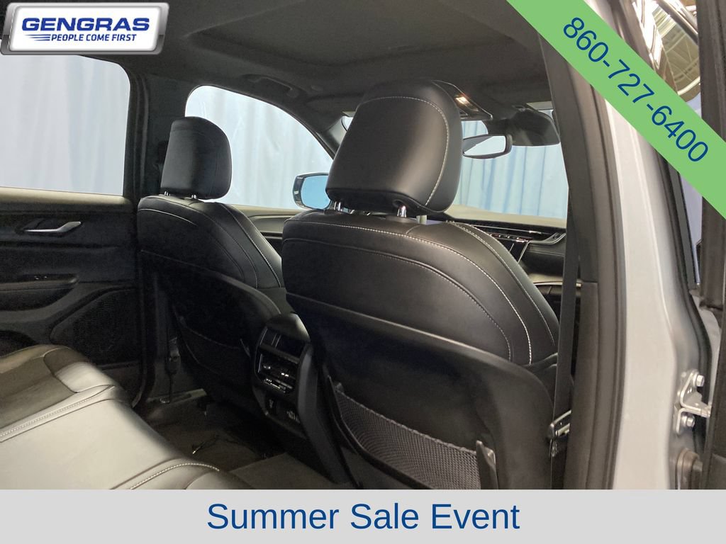 Used 2024 Jeep Grand Cherokee Altitude AWD/4WD image 37