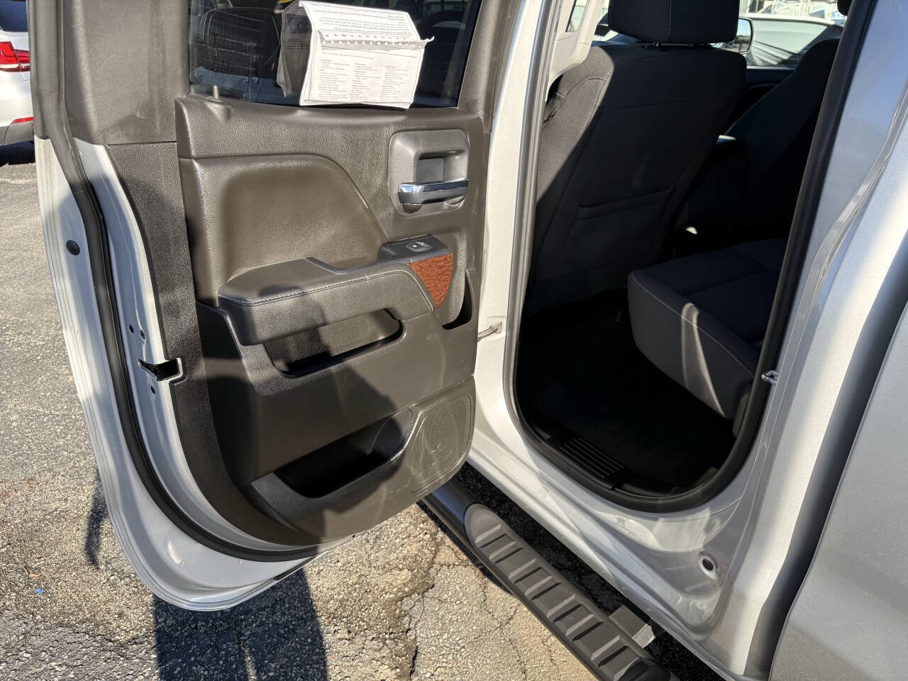 Used 2018 GMC Sierra 1500 SLE w/ SLE Value Package AWD/4WD image 19