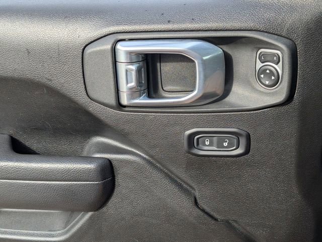 Used 2025 Jeep Wrangler Unlimited Rubicon image 26