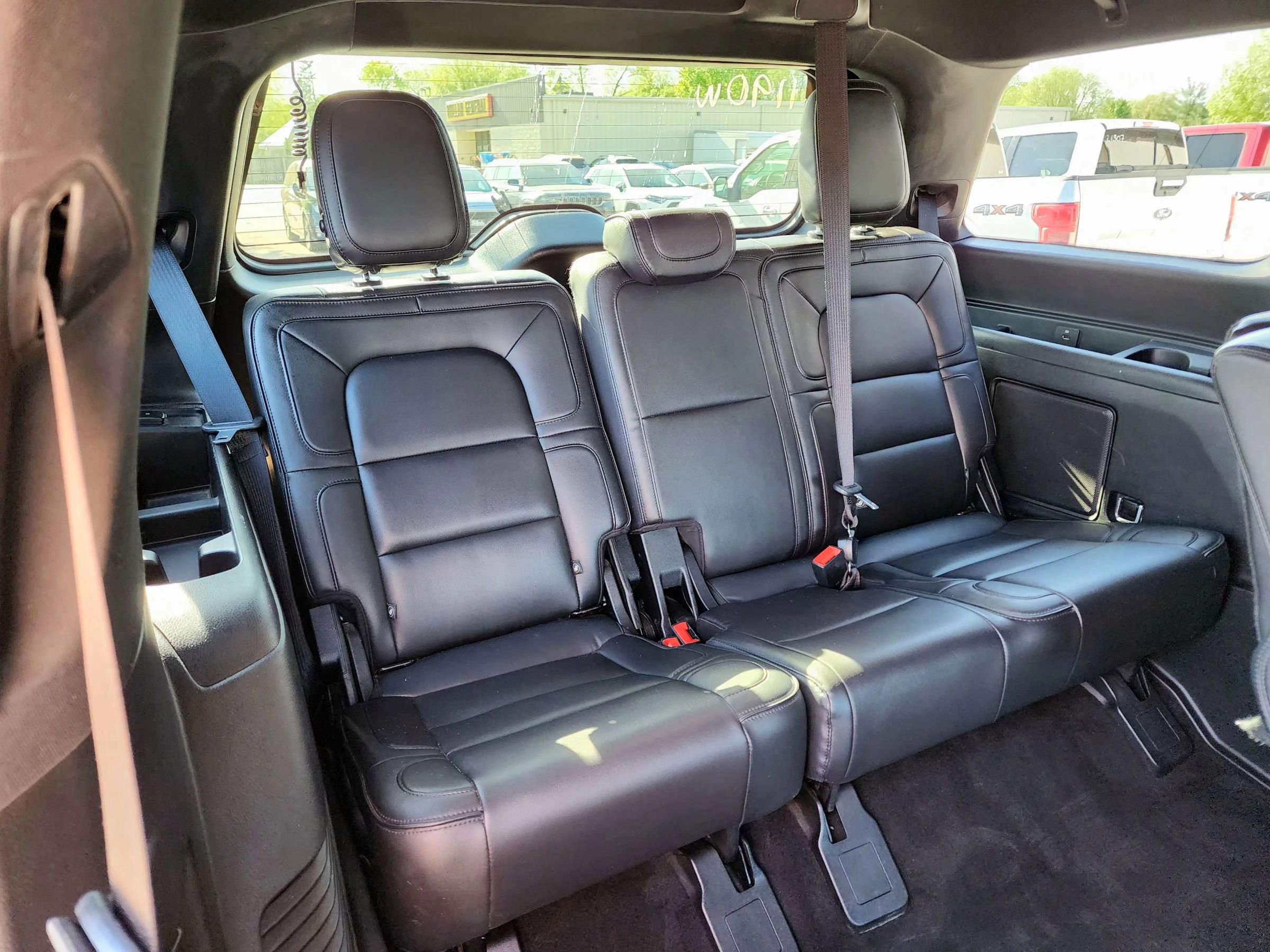 Used 2018 Lincoln Navigator Select w/ Cargo Package AWD/4WD image 13