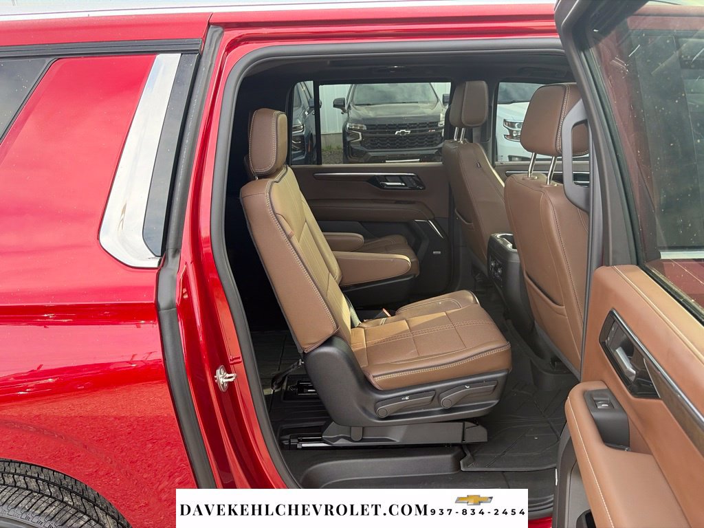 Used 2026 Chevrolet Suburban High Country w/ Sun And Tow Package AWD/4WD image 28