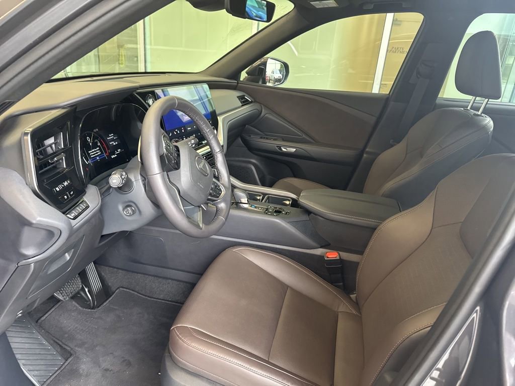 Used 2025 Lexus TX 350 AWD w/ Technology Package image 3
