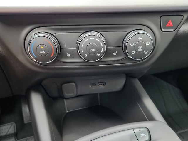 New 2026 Chevrolet Trax RS w/ Sunroof Package FWD image 26