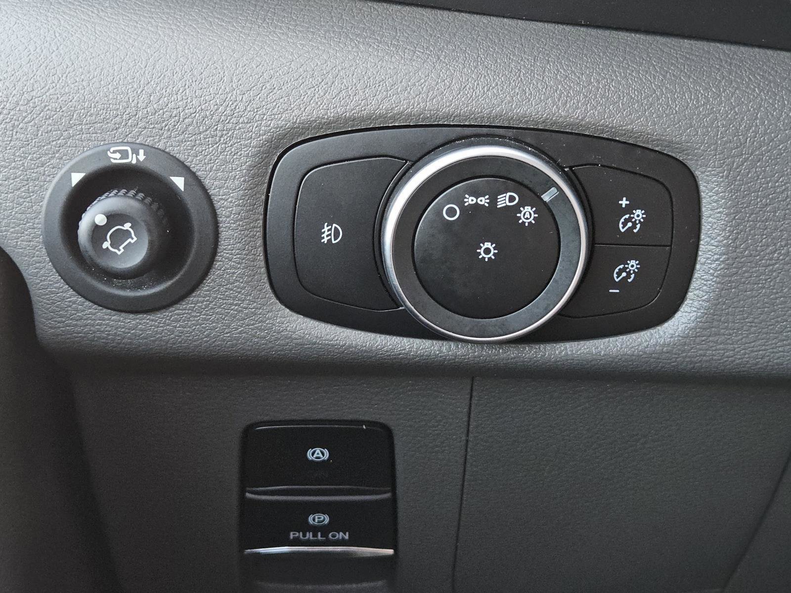 Used 2023 Ford Transit 350 XLT image 18