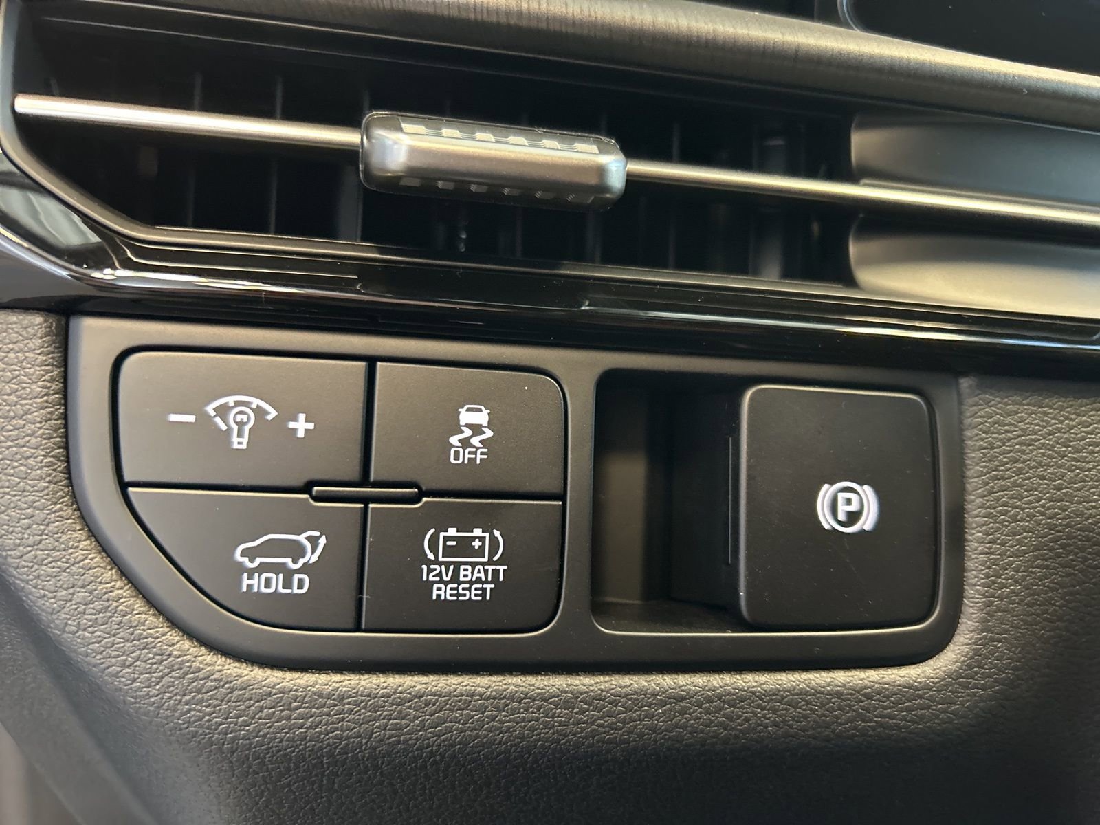 New 2026 Kia Sportage AWD Hybrid image 17