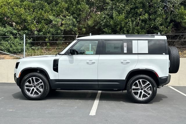 New 2026 Land Rover Defender 110 S AWD/4WD image 2