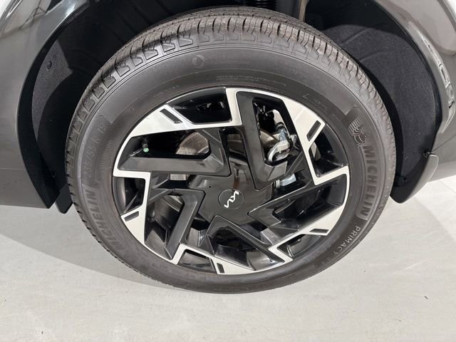 Used 2023 Kia Sportage SX image 9