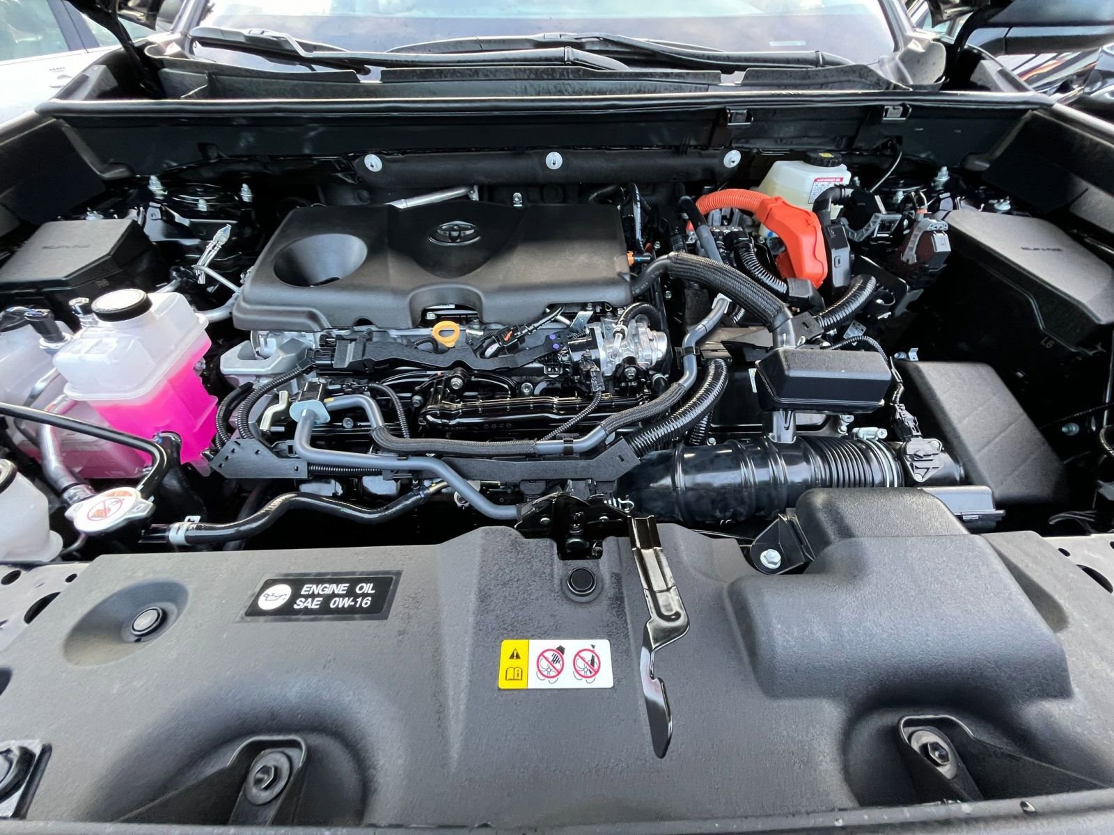 Used 2025 Toyota RAV4 LE image 32