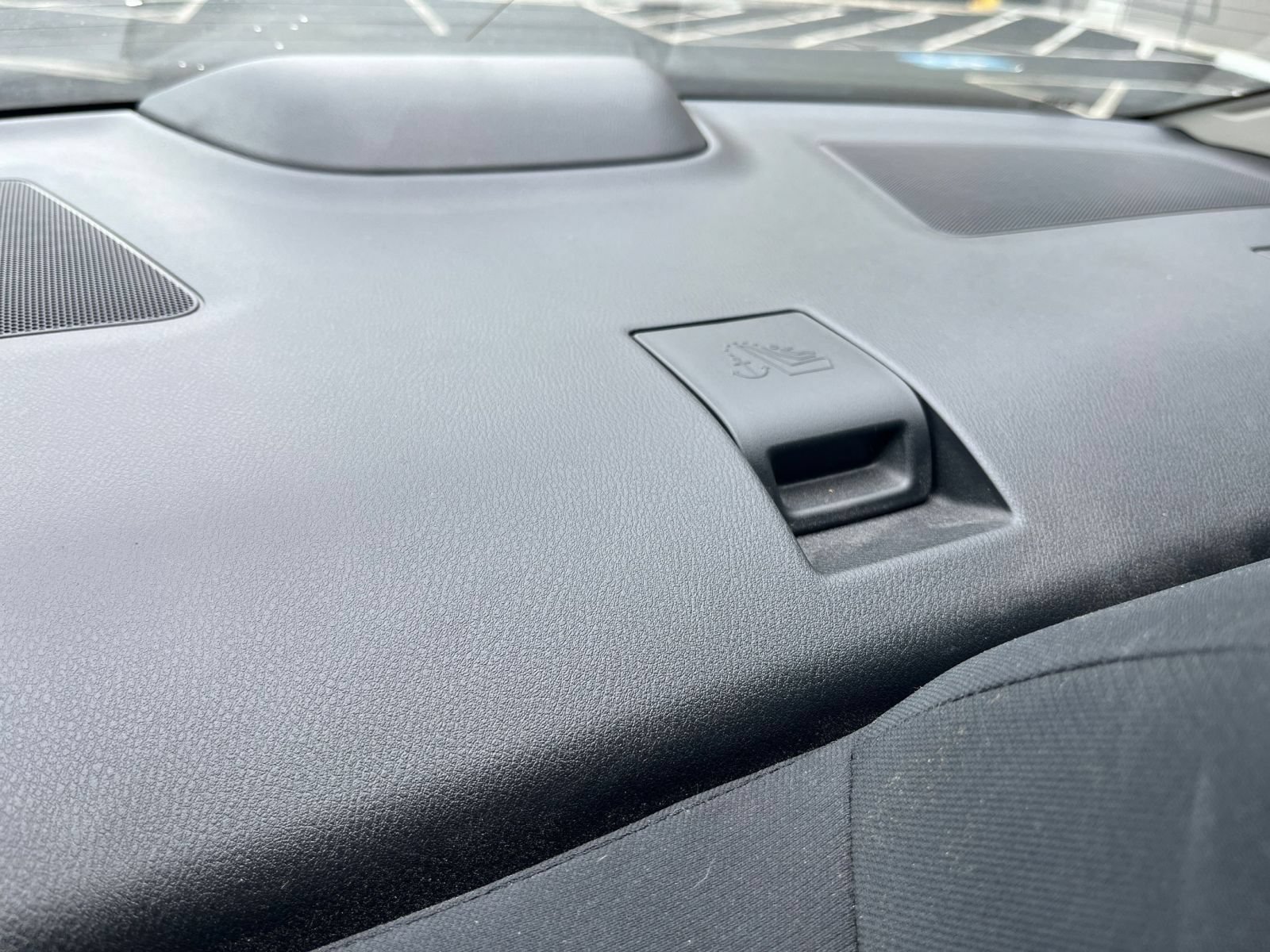 Used 2025 Nissan Sentra SV FWD image 33