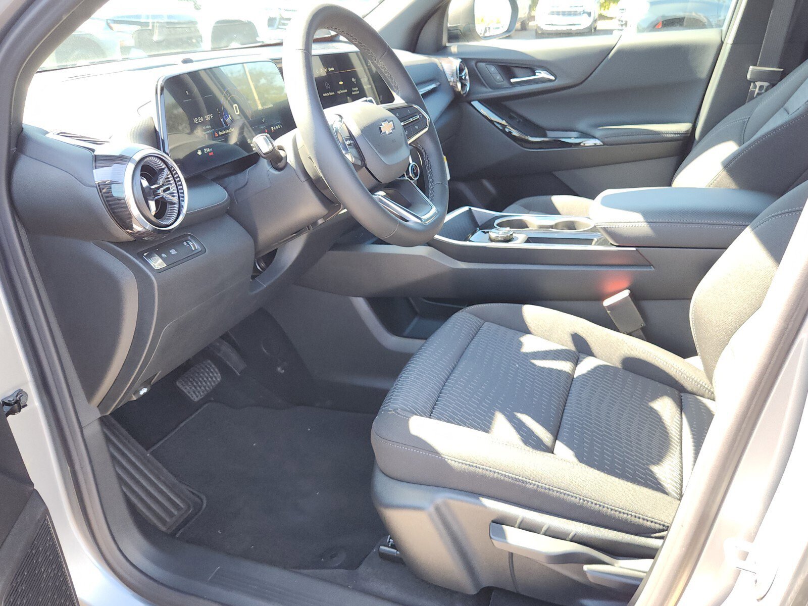 New 2026 Chevrolet Equinox LT image 6